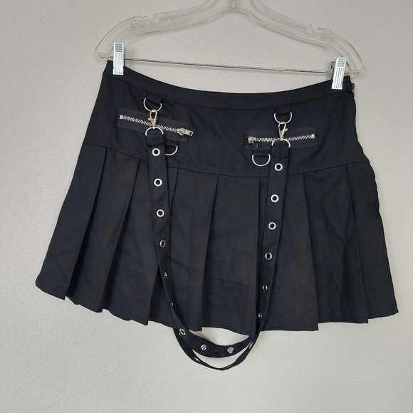 Social Collision Black Pleated Grommet Suspender Skirt Size Small - Picture 2 of 8